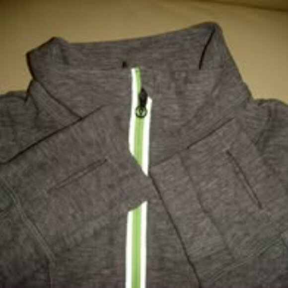 Ivivva Girl by Lululemon 🍋 Glow and Go Pullover thumbholes side pockets size 10 - Picture 4 of 4